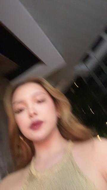 @𝒴 .