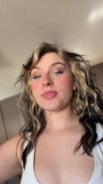 @CARLIE✝️