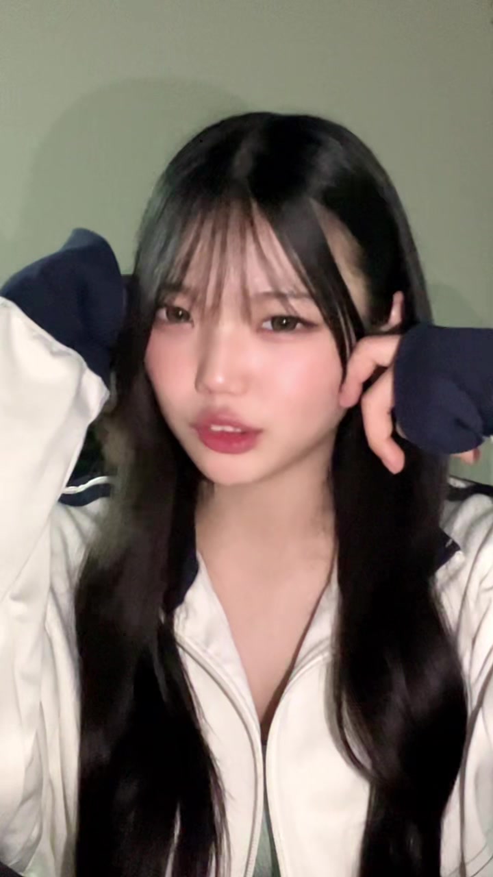 @Riona