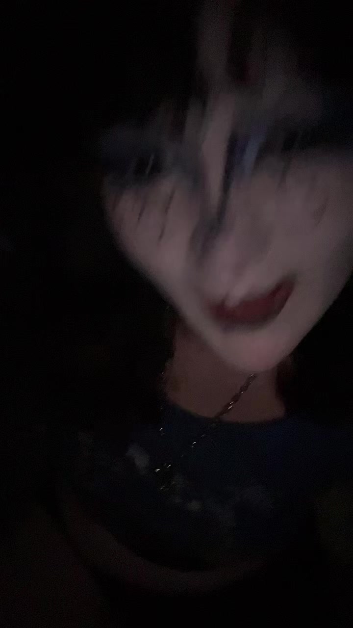 @&bull;^.Lou 🦇.^&bull;