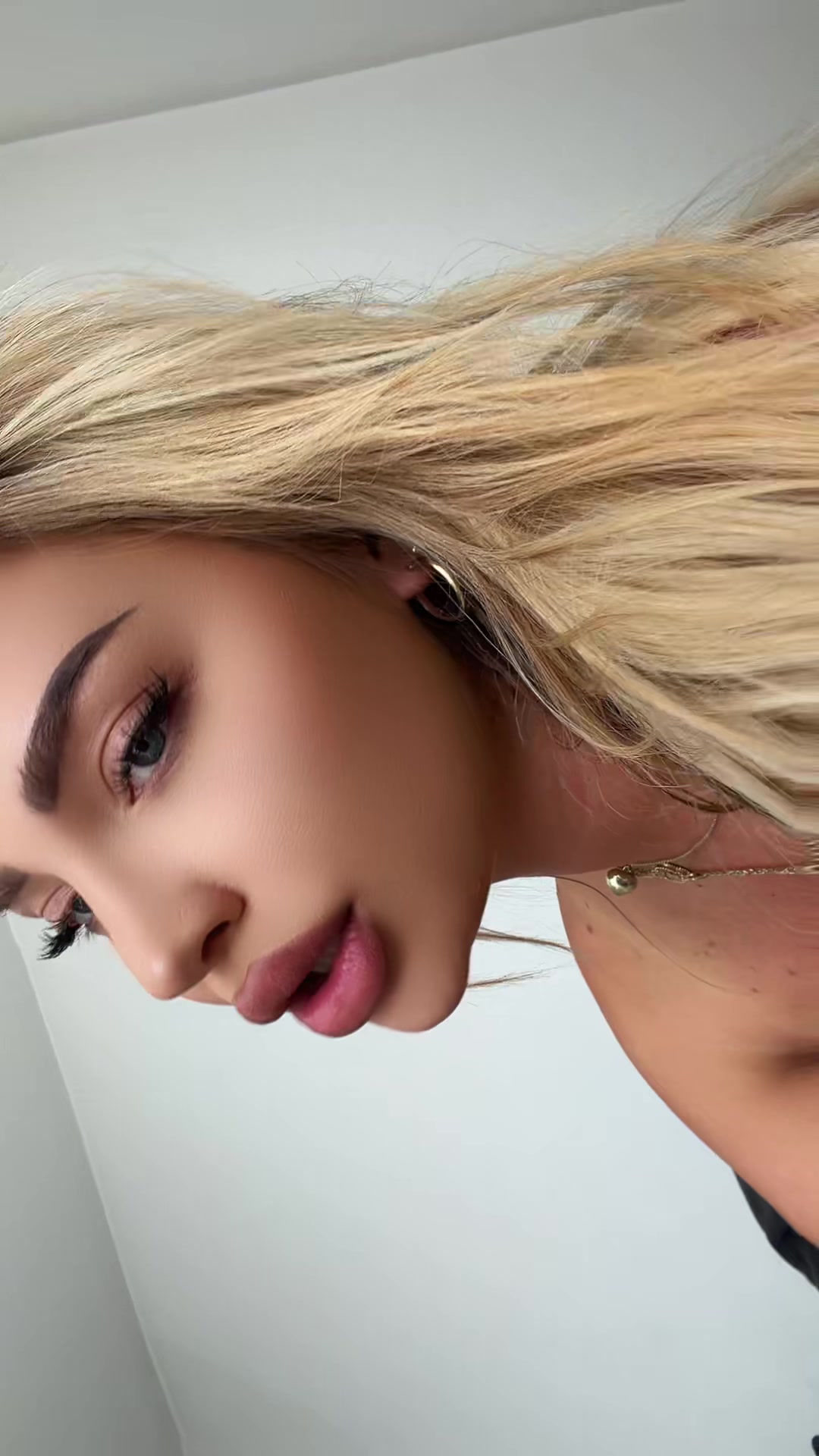 @DJELLZAVOKSHI