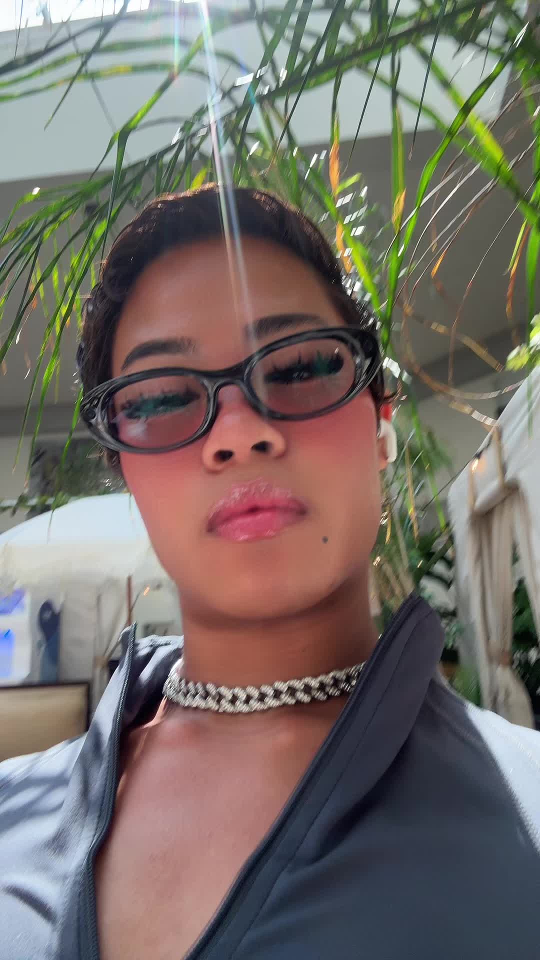 @Jo$hï