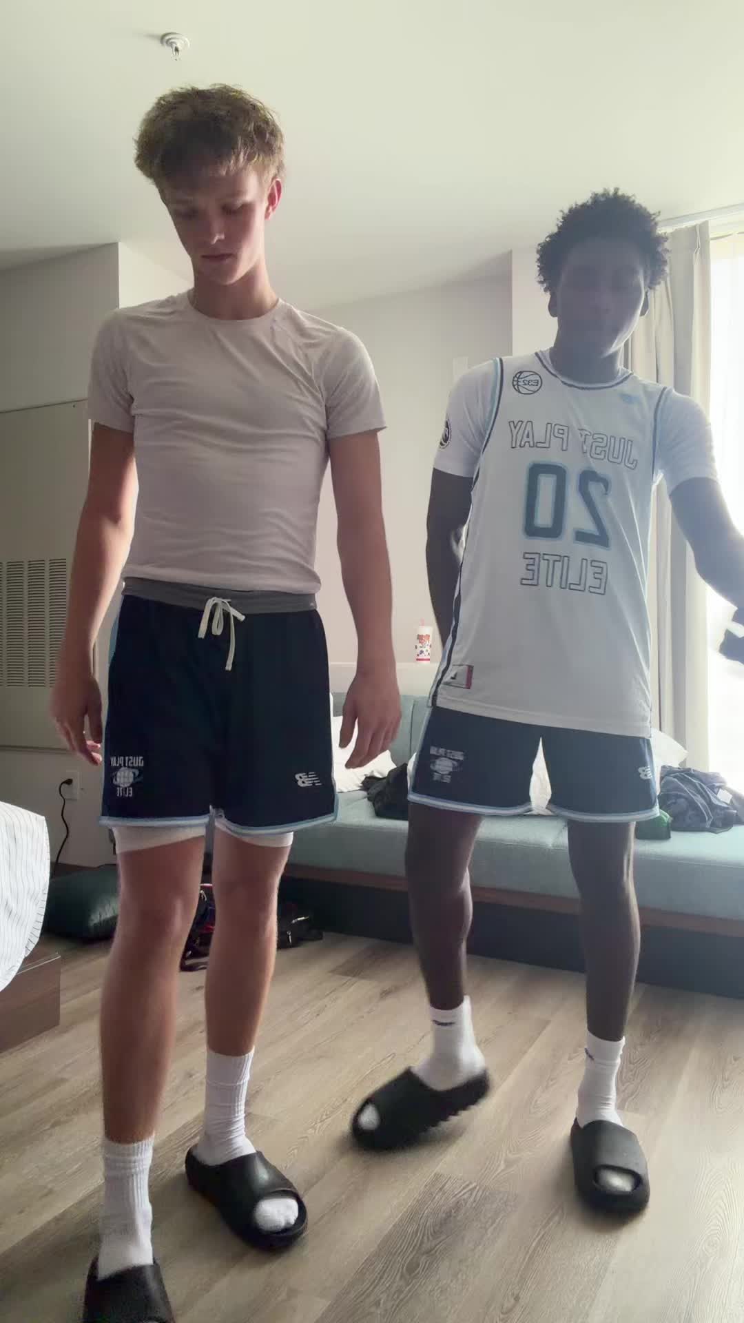 @Zo