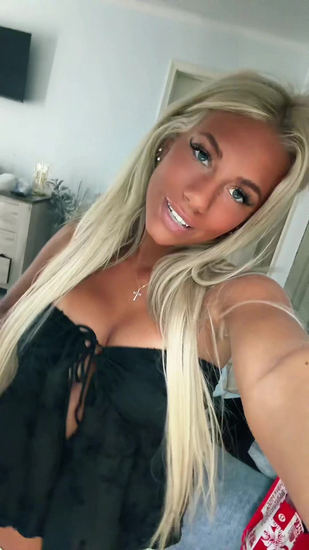 @𝐿𝓎𝓇𝑒𝓃 𝒮𝓉𝓇𝒶𝓉𝑒