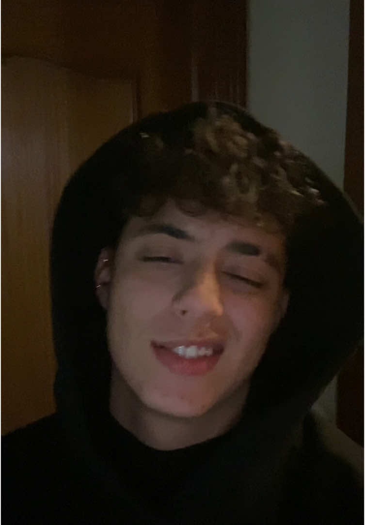 @adriaanvillegas