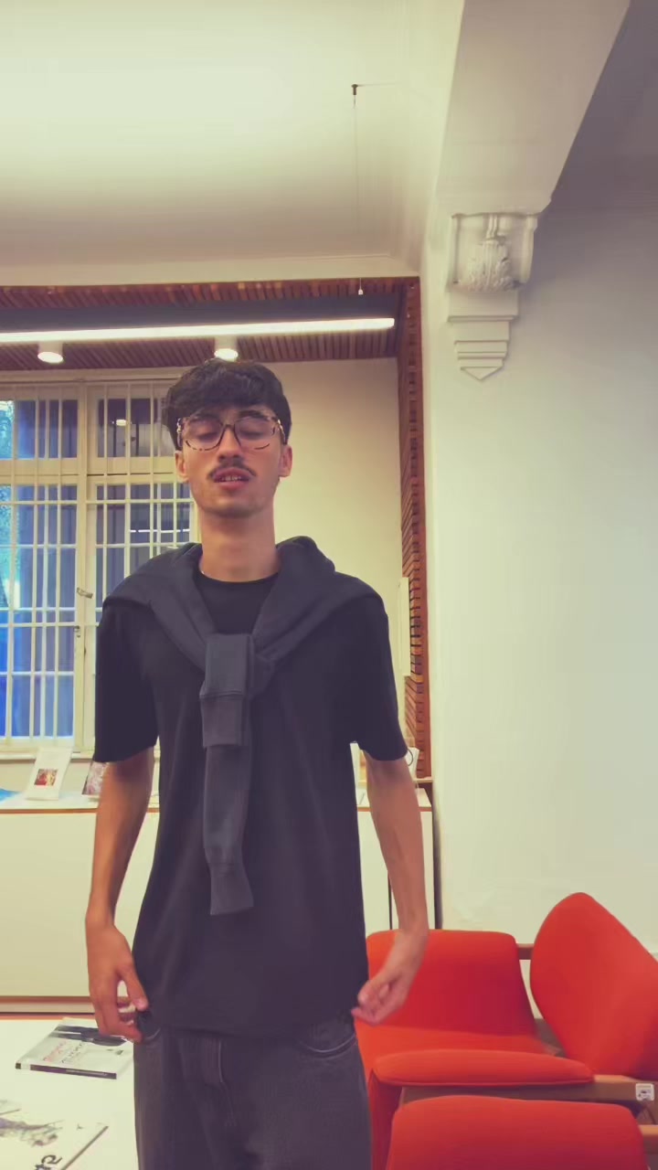 @????