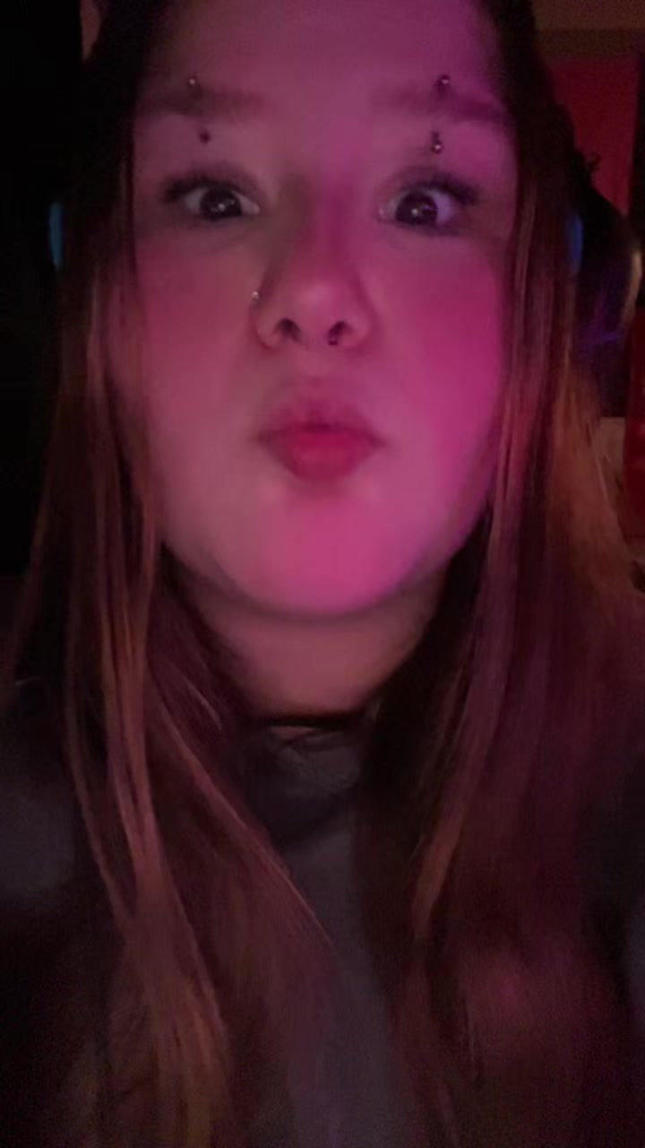 @yourlocalweird_madie01
