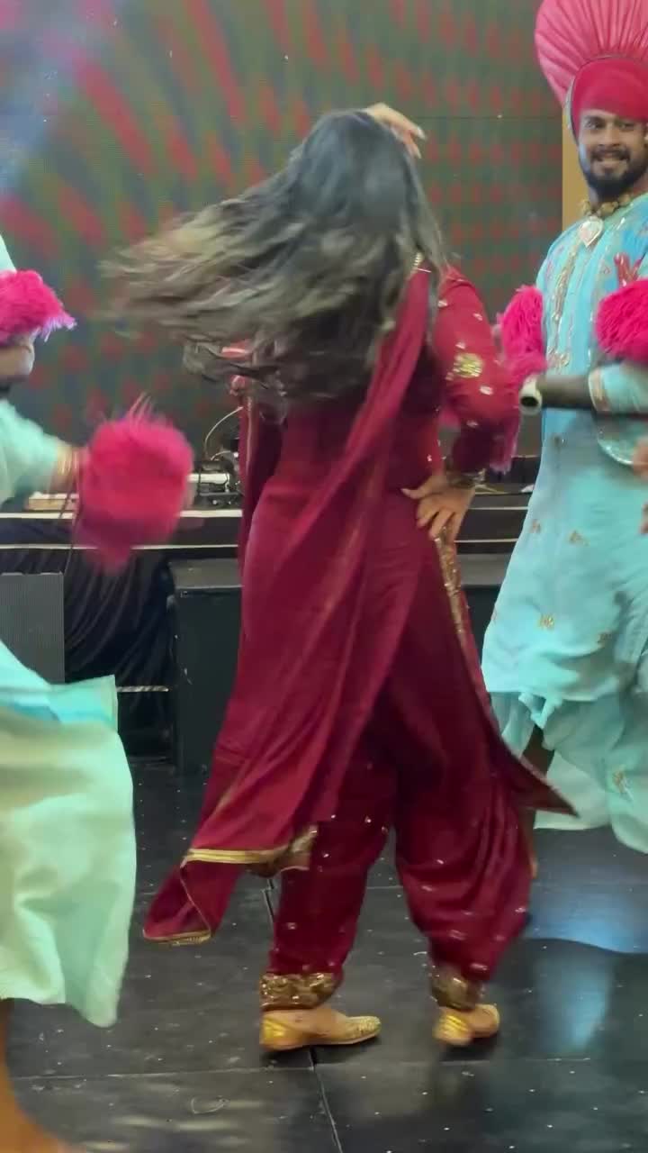 @Aj_Malika011
