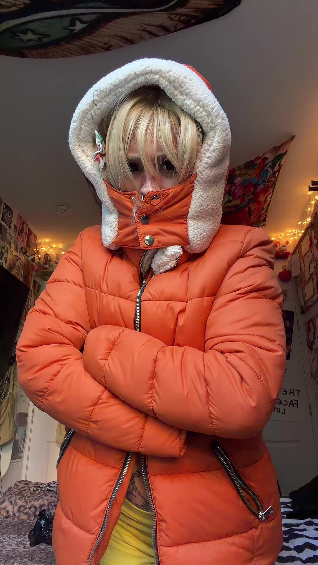 @2003kneesocks