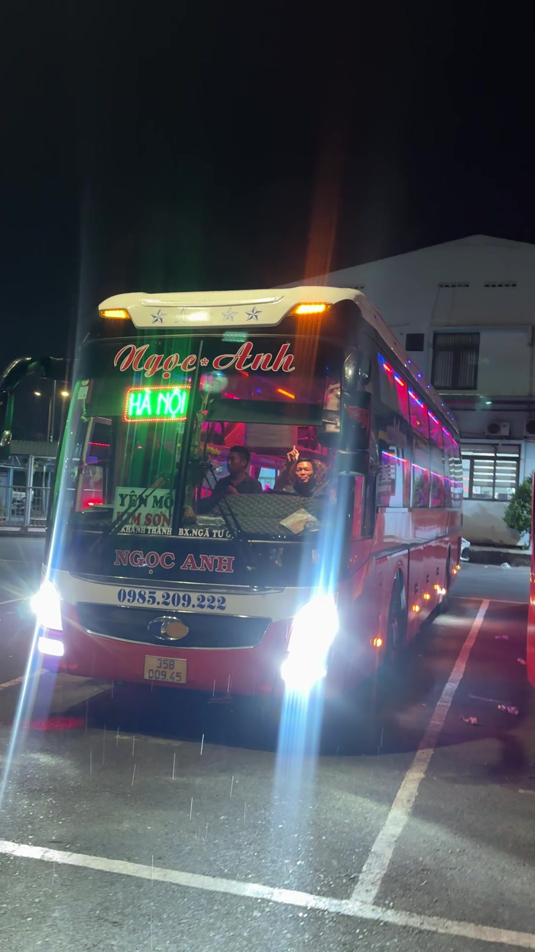 @Nhà Xe Ngọc Anh