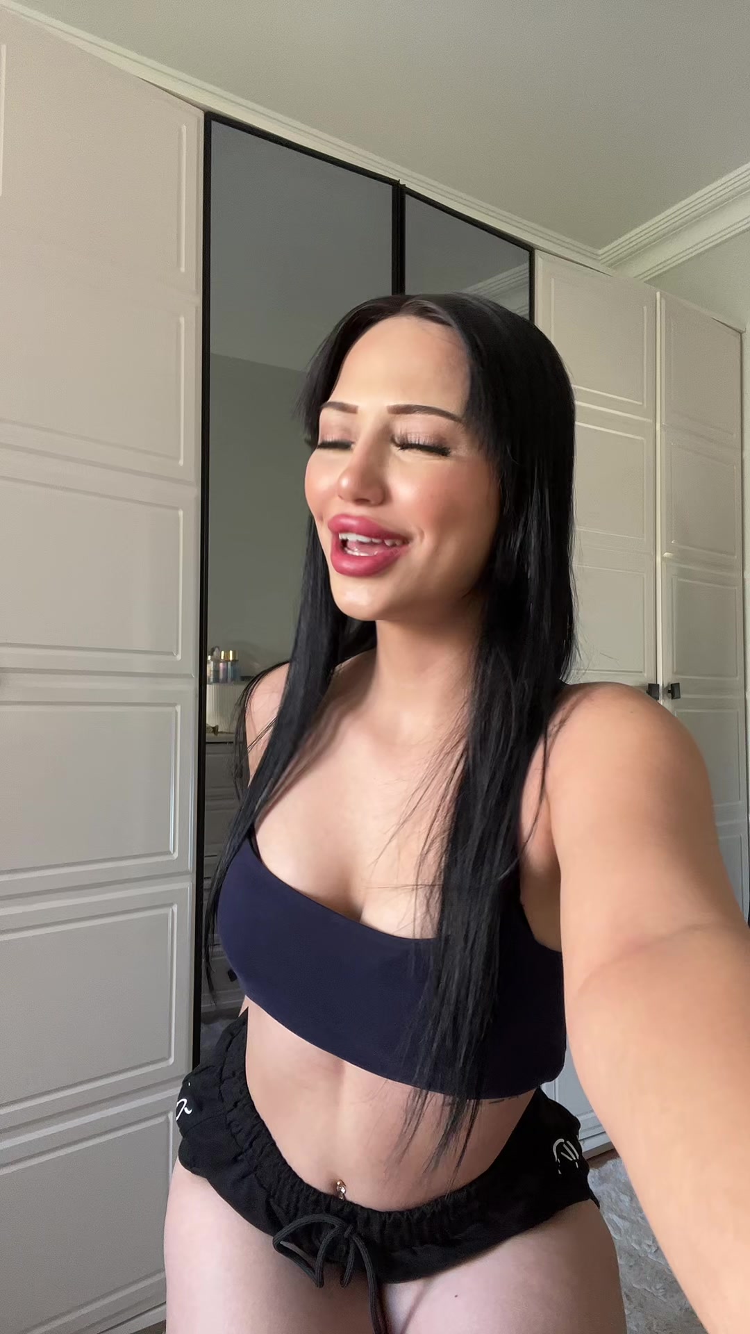 @latina