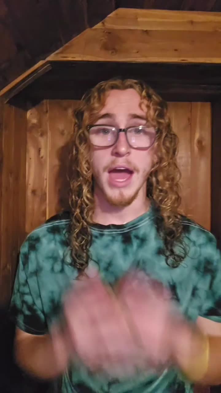 @GoldieGl0cks