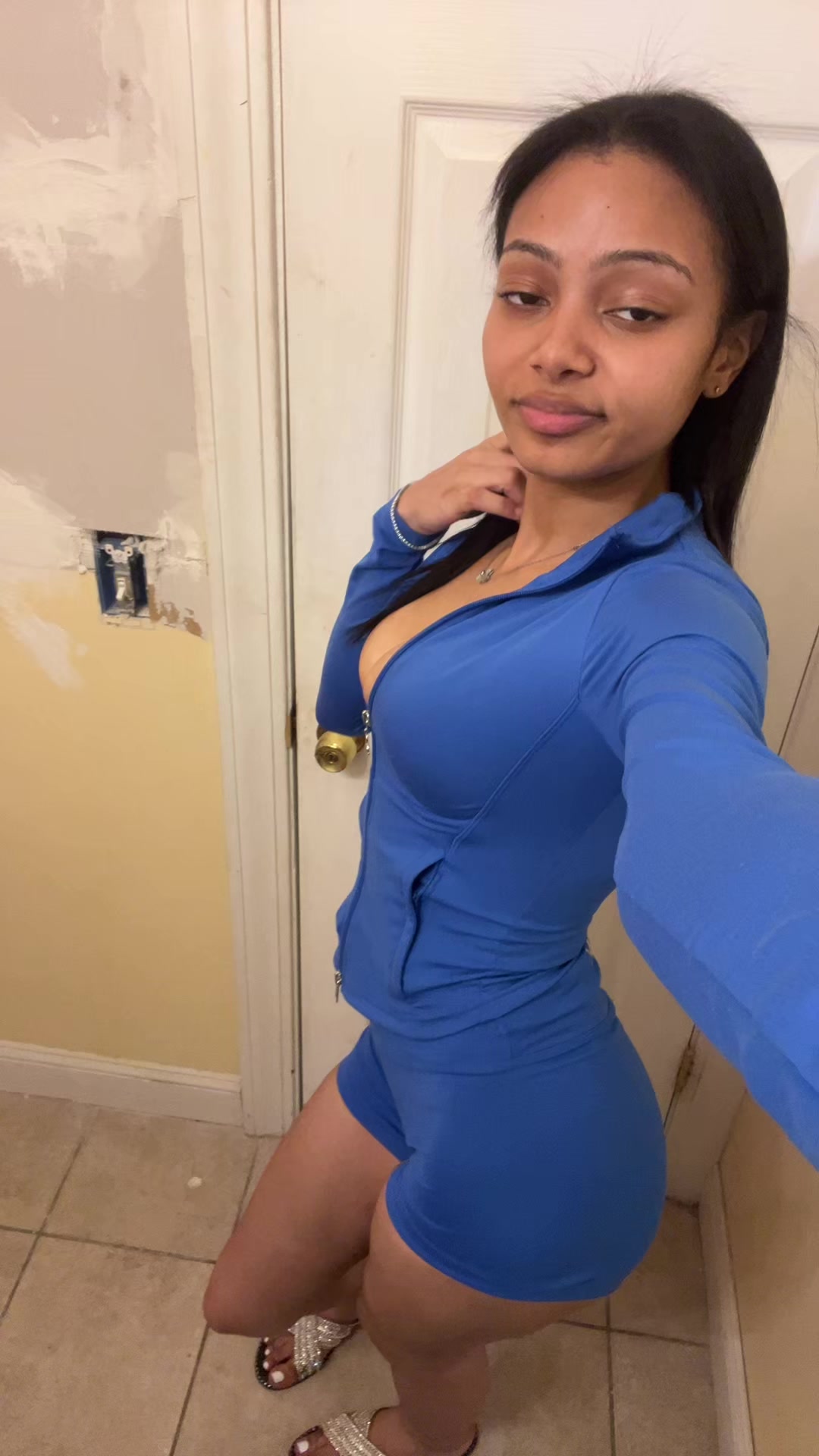 @️