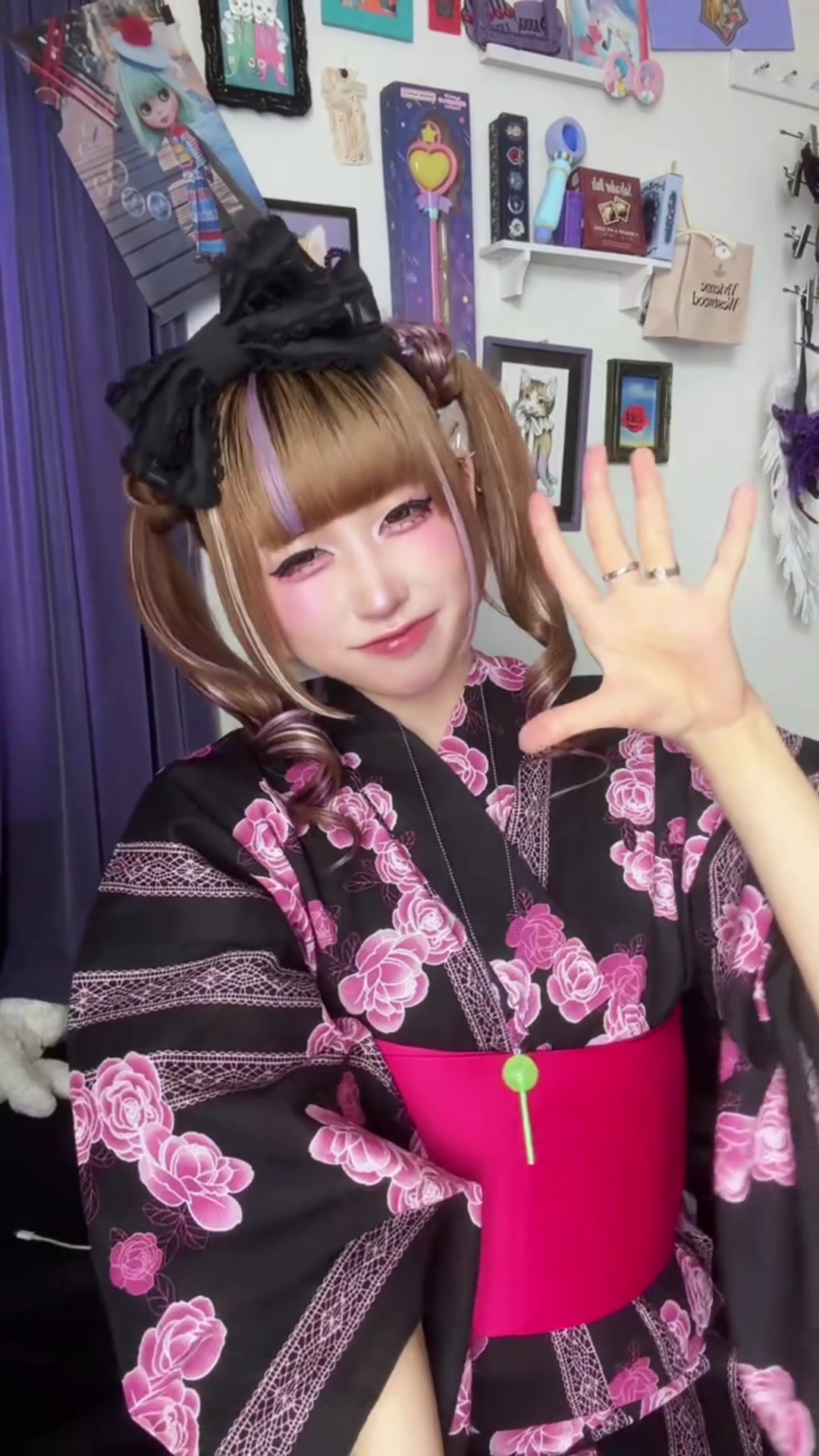 @デカニャンコ