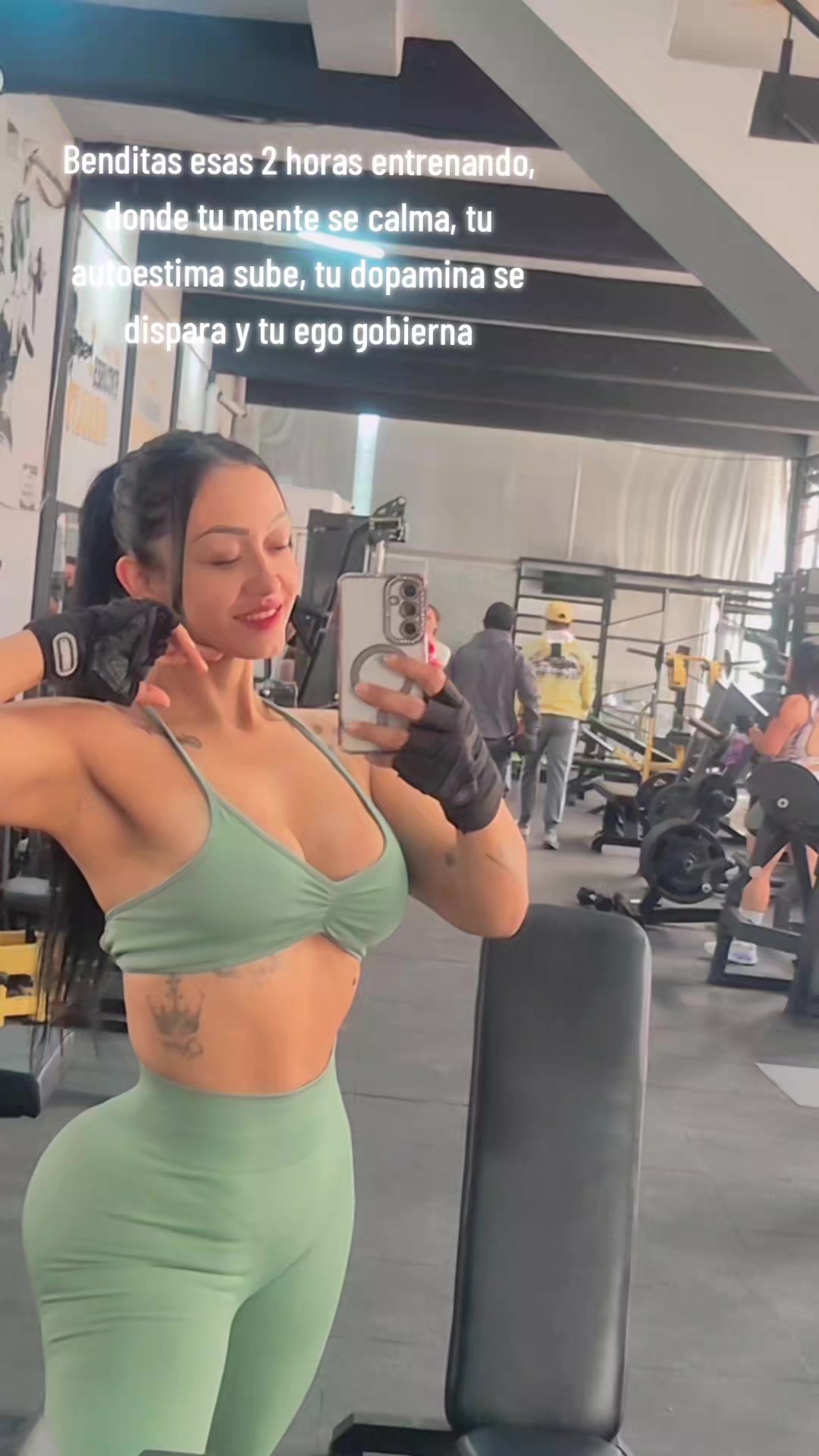 @Julie Vanesa