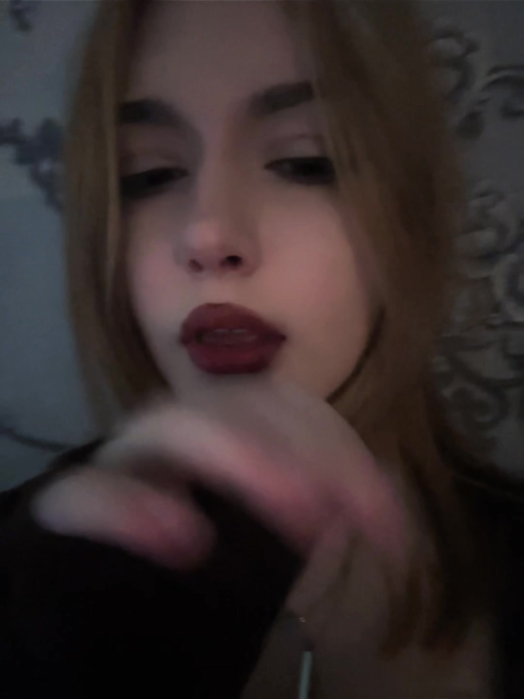 @<З