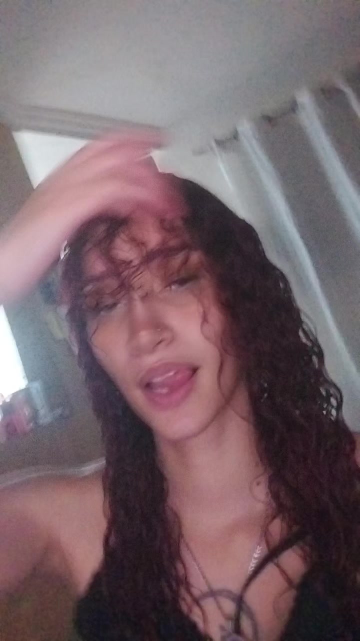 @Emilly🥀🔮