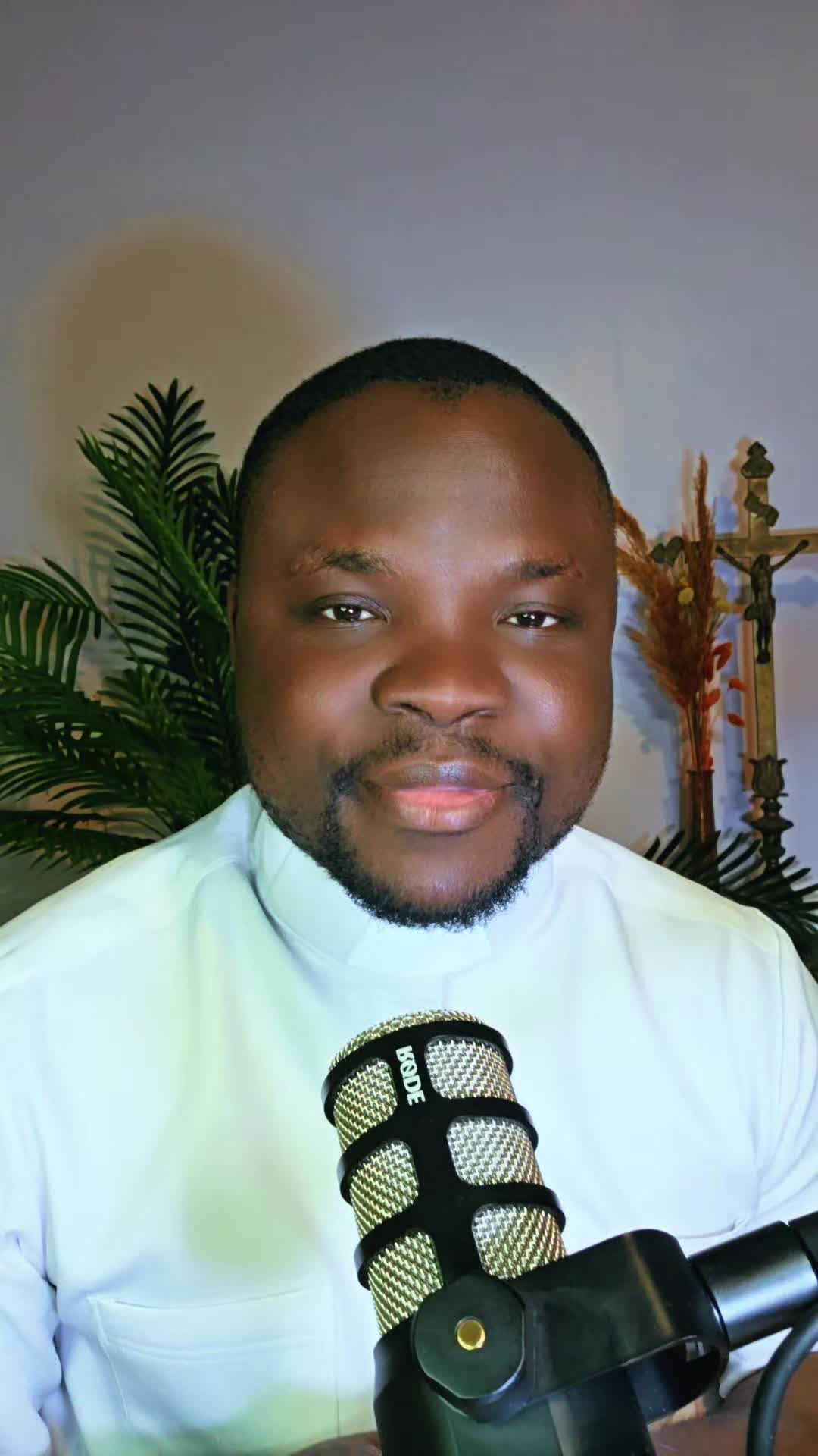 @Padre Précieux 🇨🇵🇻🇦