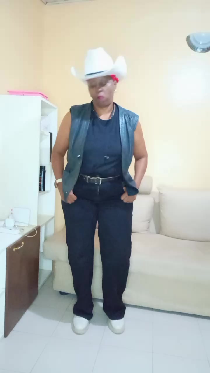 @Dancing cowgal 001