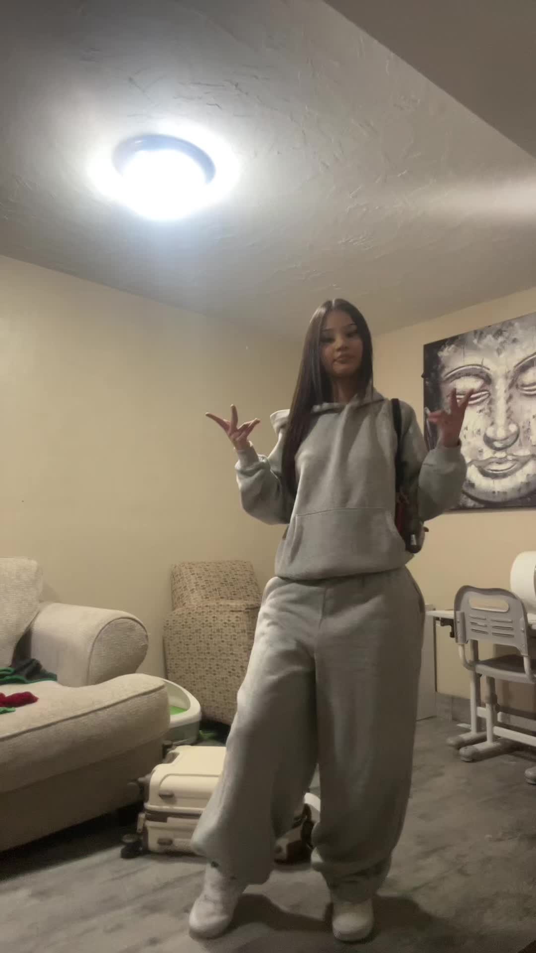 @...
