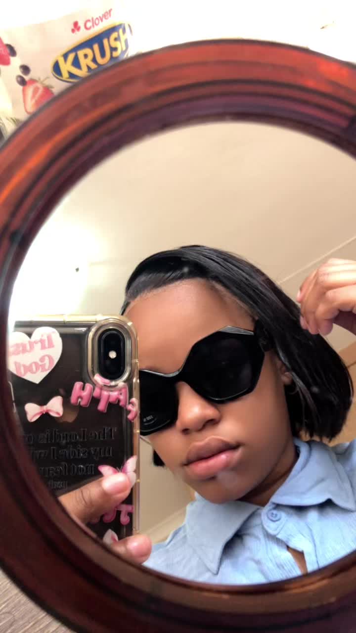 @MphoMokoena