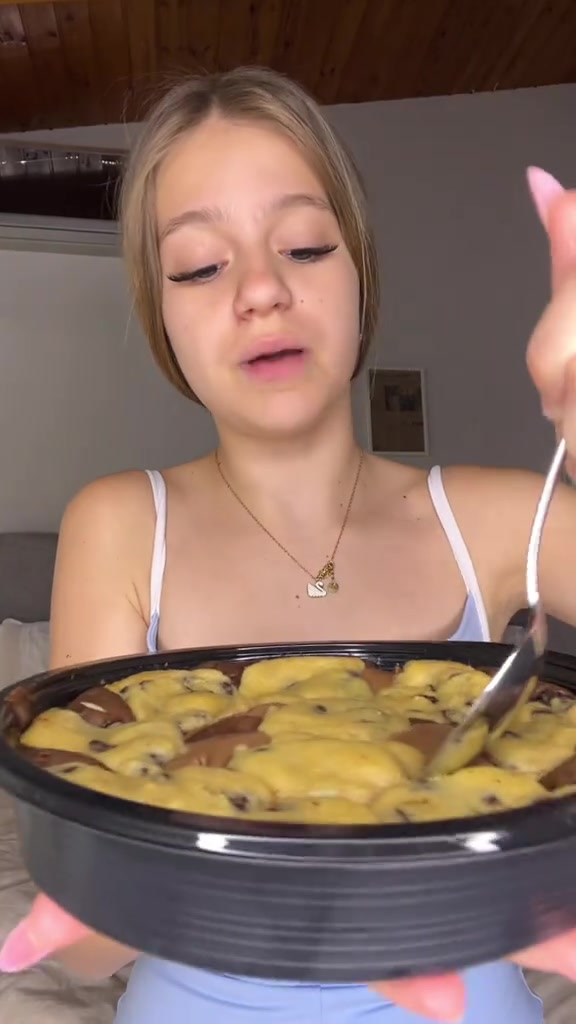 @Bella