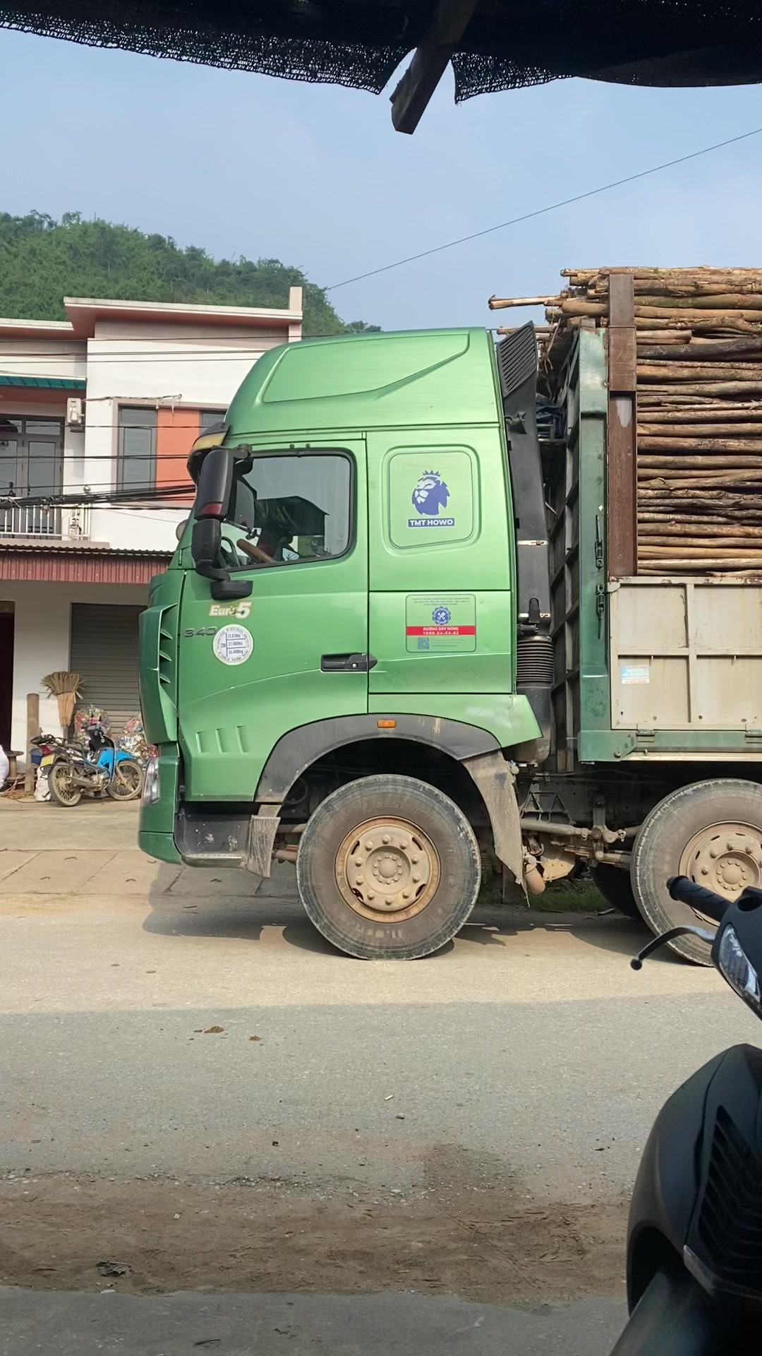 @N&ocirc;ng đức long