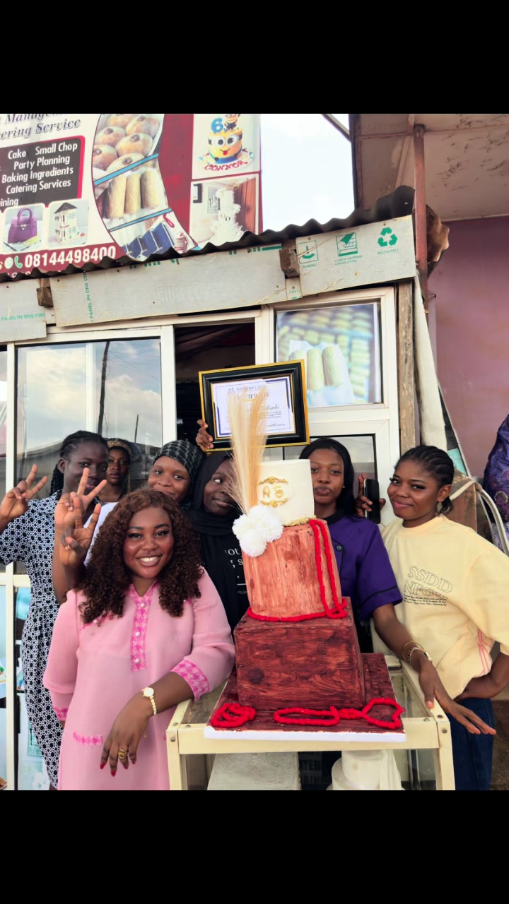 @Tohruks cakes of Ibadan