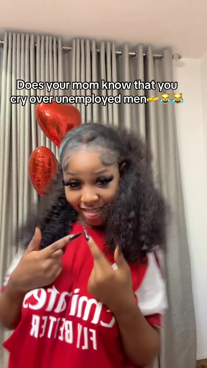 @Ella🖤