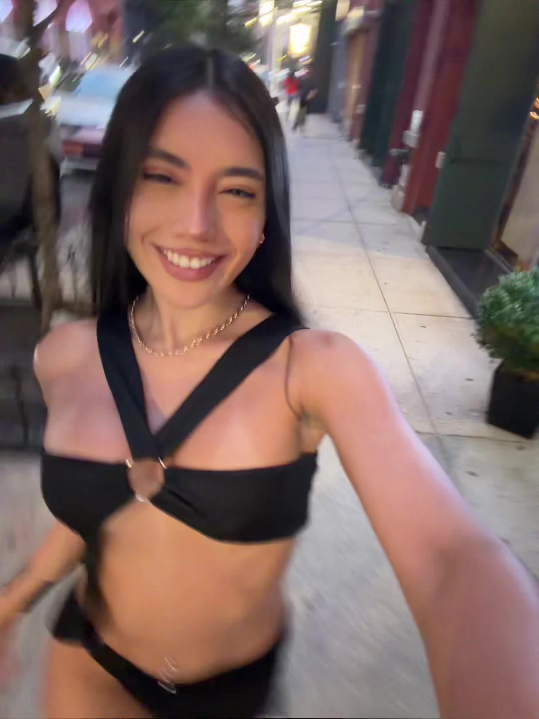 @hotgirlonurphone
