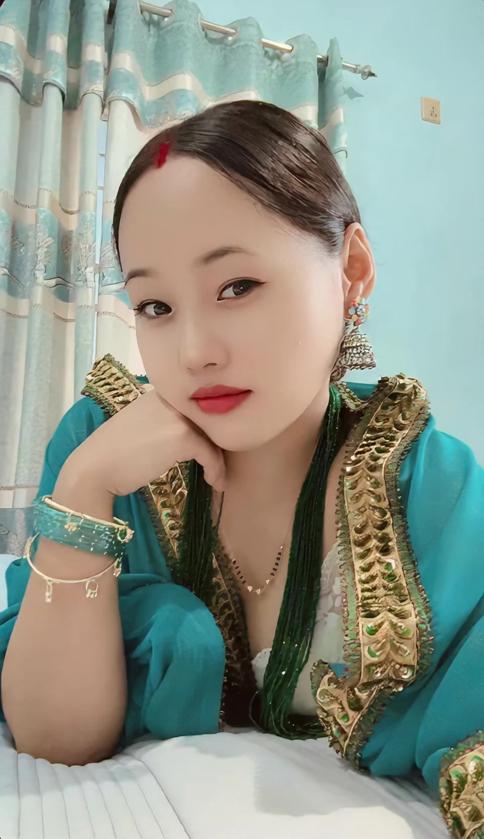 @Roshni limbu💎