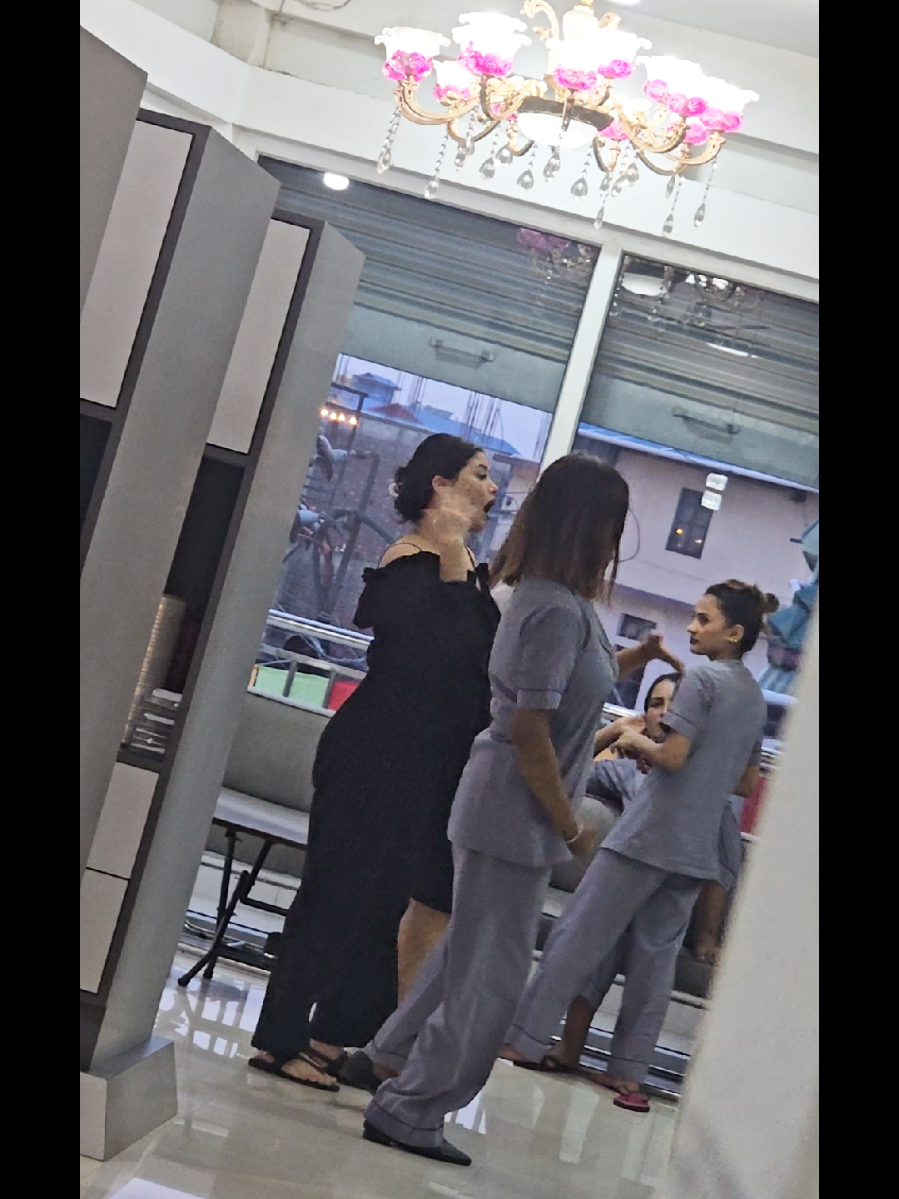 @Pesco Beauty Saloon by, Manita