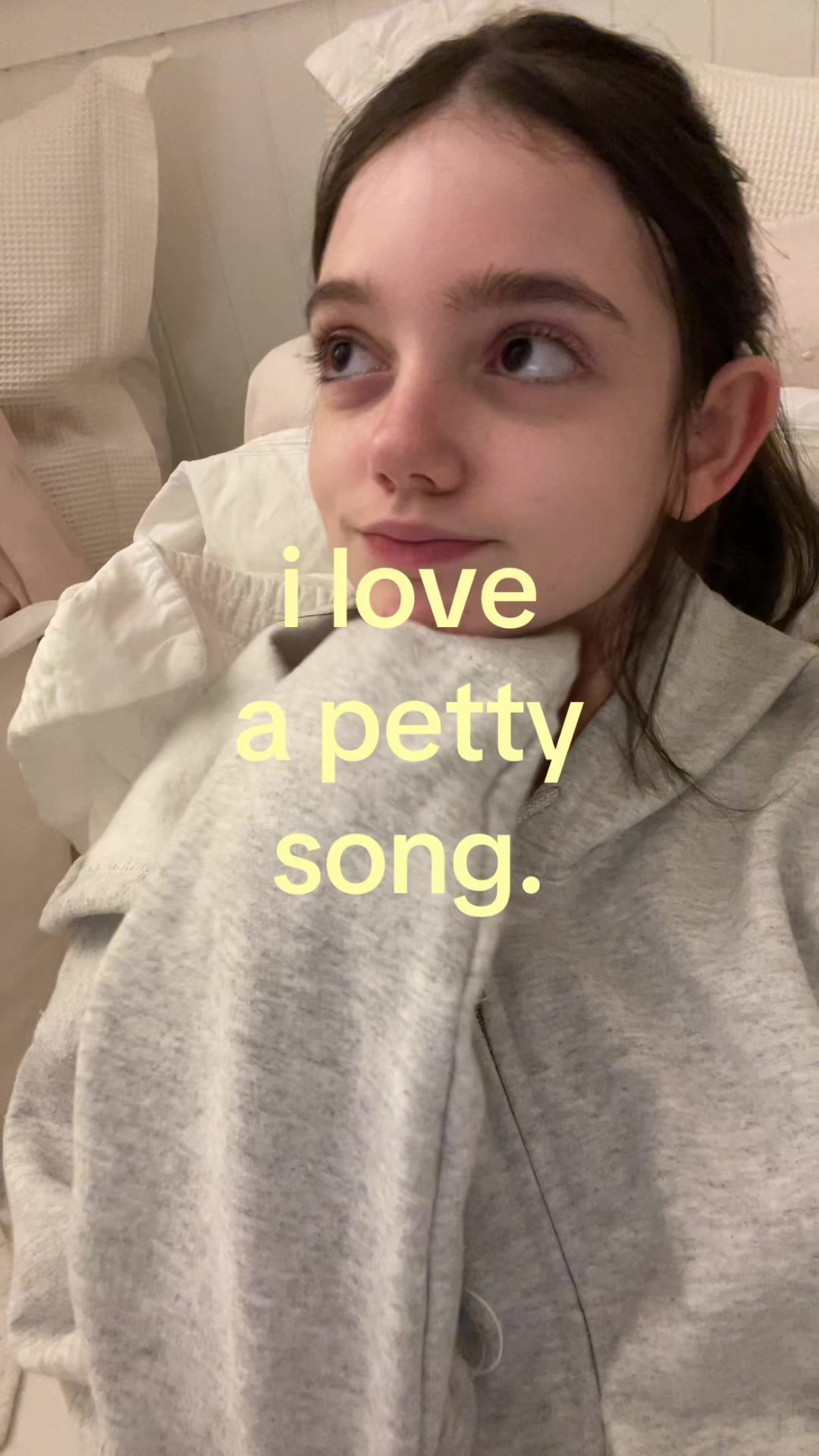 @Chlo ᥫ᭡