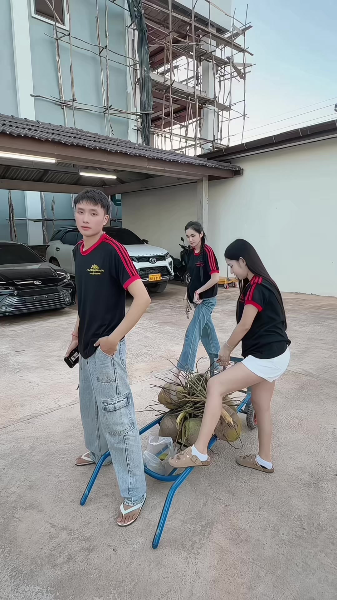 @ນ້ຳຝົນ(NamFon)🌧️🌷