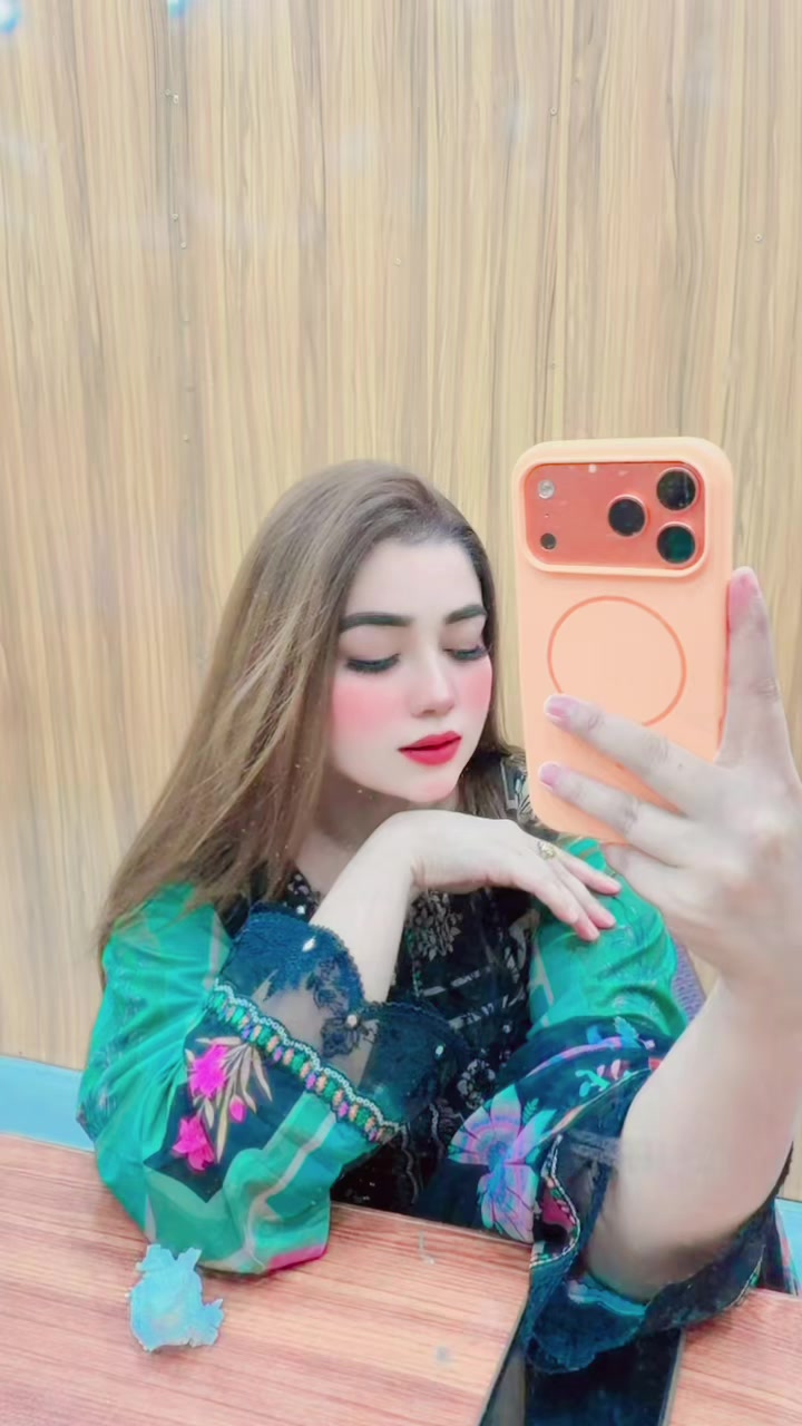 @Lovely Khan 🥀