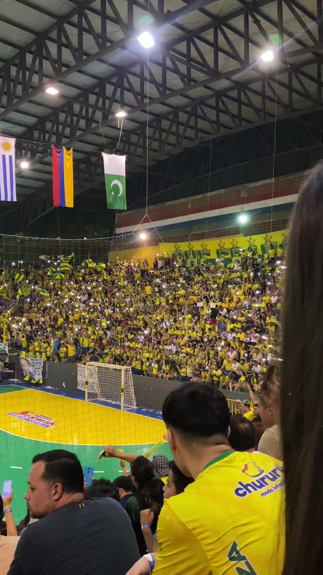 @Elías