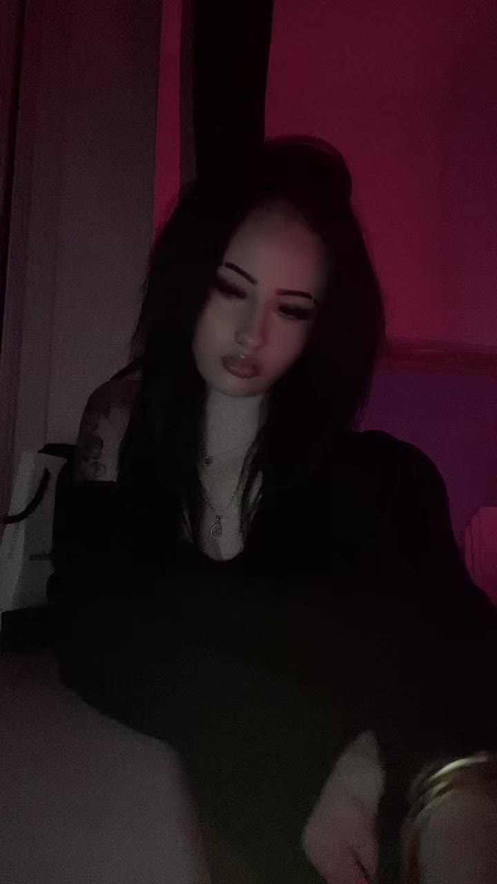 @tilly🩸