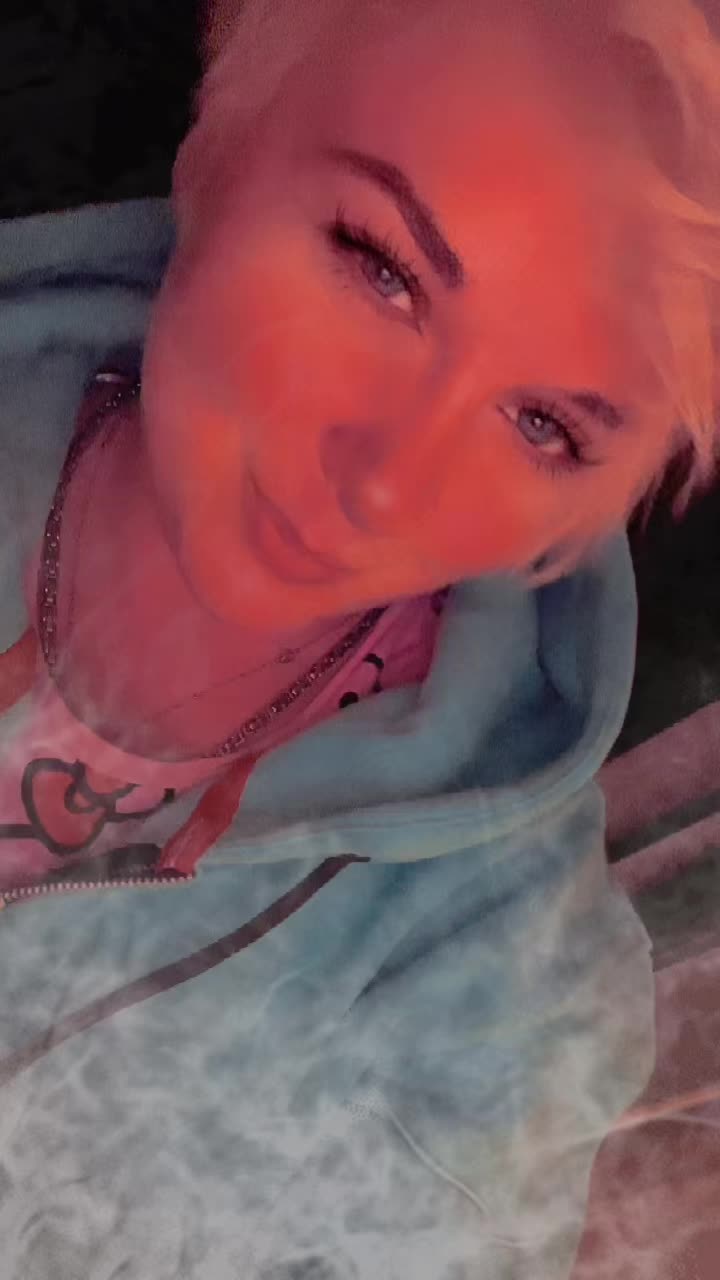 @Carmen&hearts;️😈~FoxiUndCarmen4live~