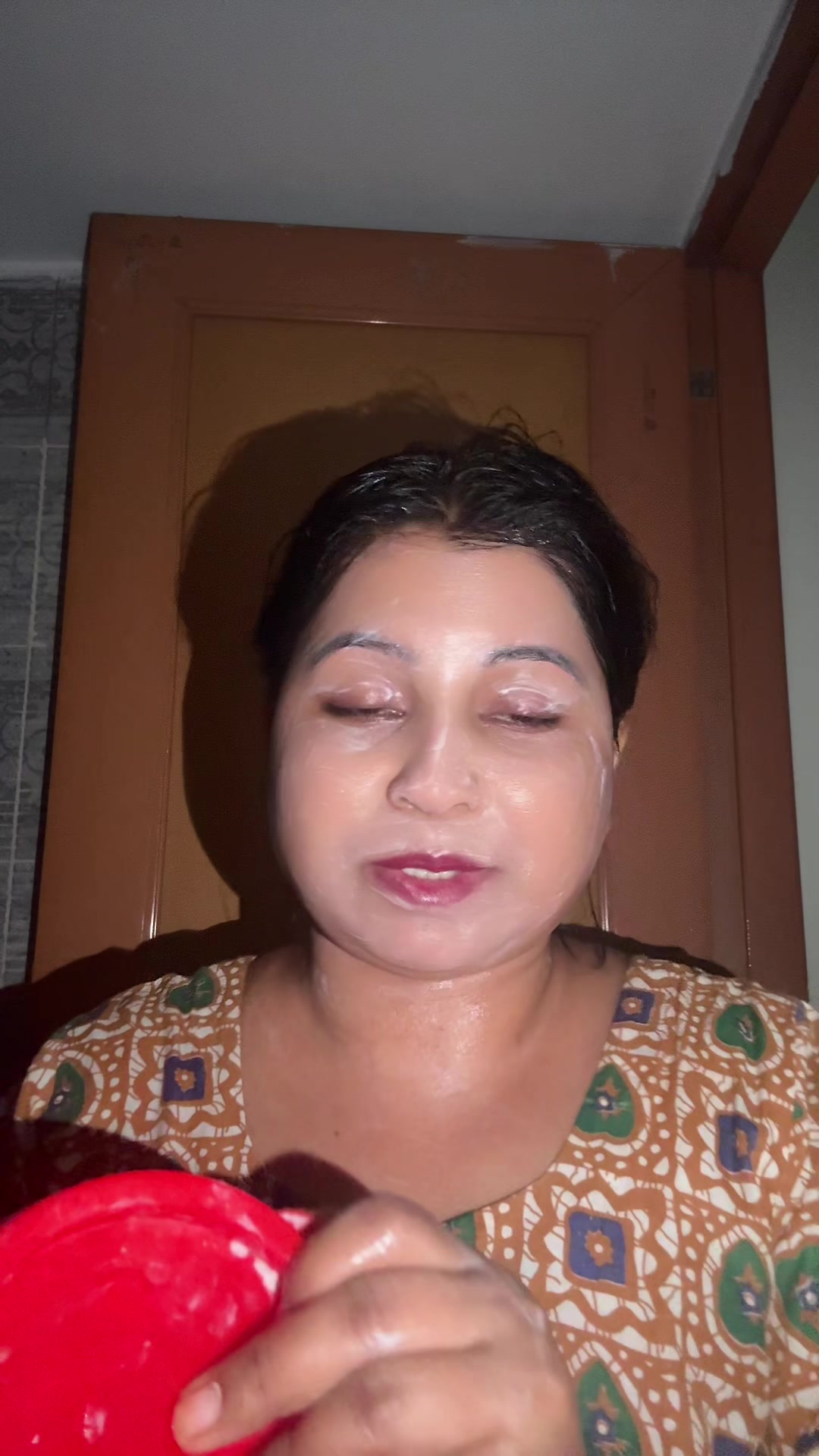 @Sharmin Shila cream apađ