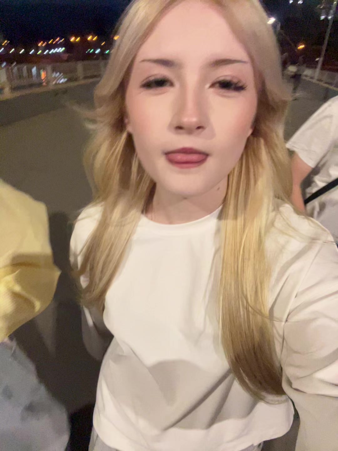 @★