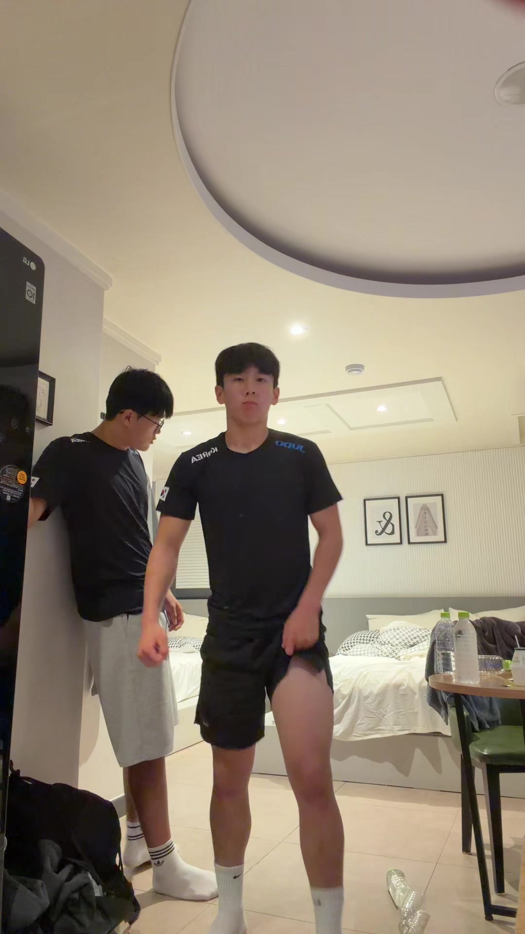 @황우현
