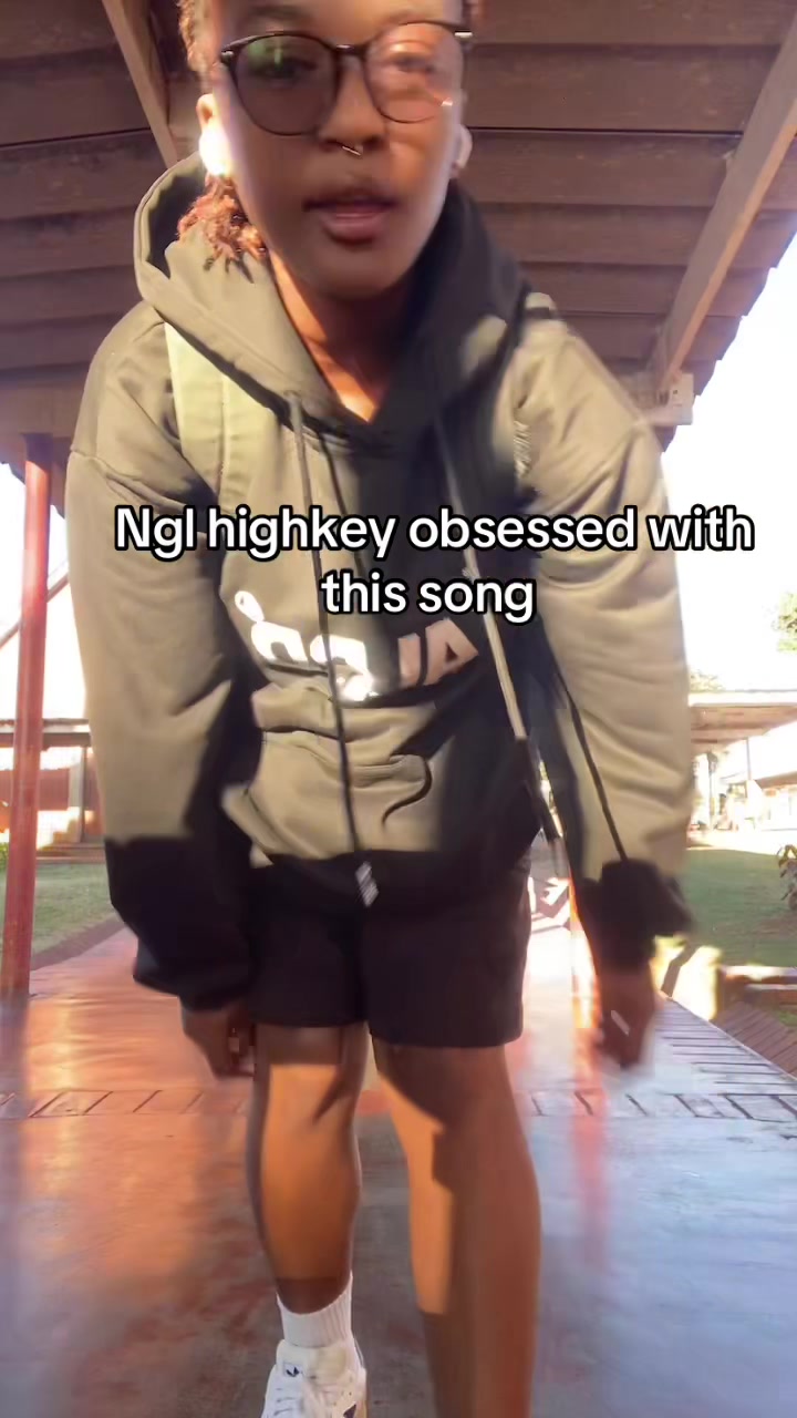 @ellyyy_zw