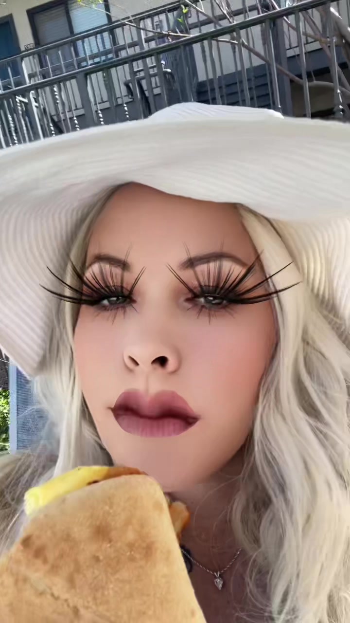 @funloving_blonde