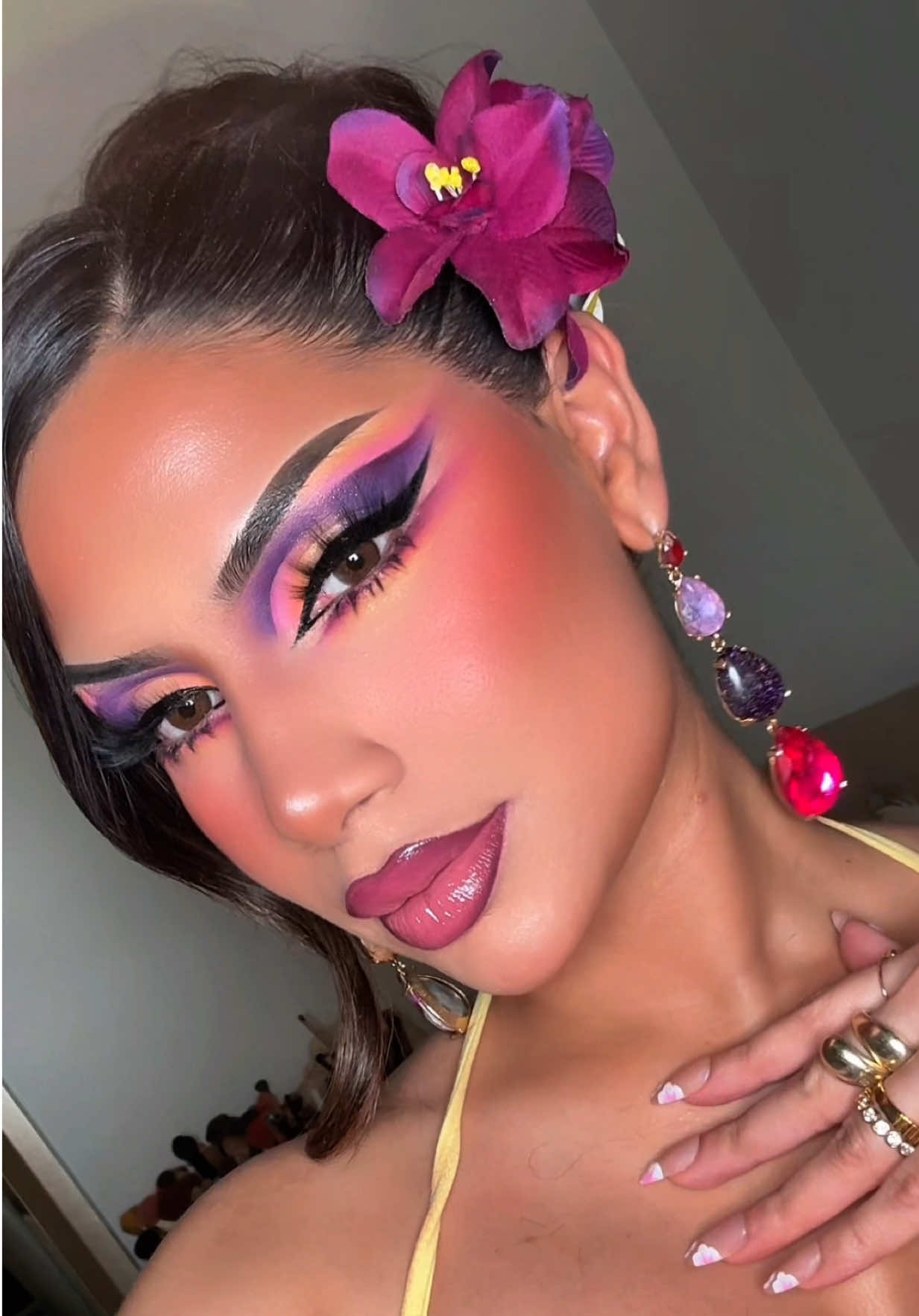 @Makeupbyalinna