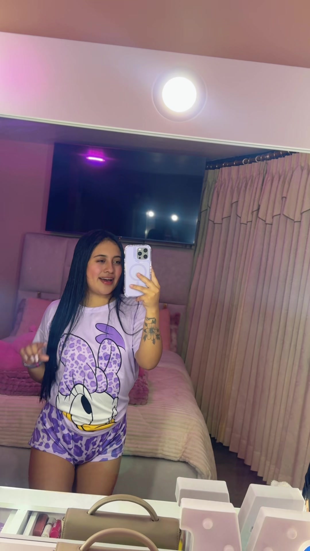 @𝑀𝐼𝐾𝐼 𝑇𝐸𝐹𝑌𝑆 👸