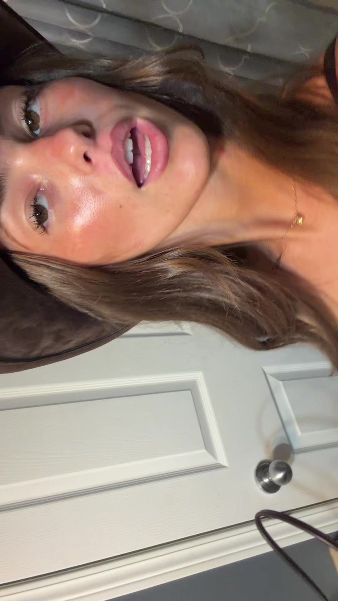 @withlaurairl