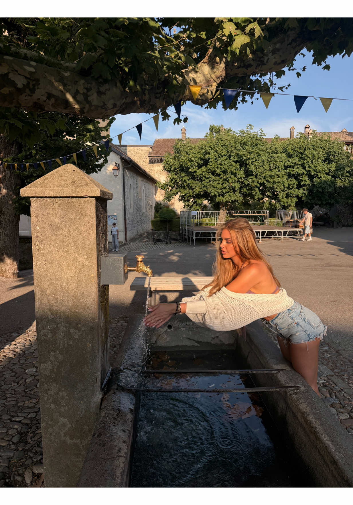 @ADIXIA