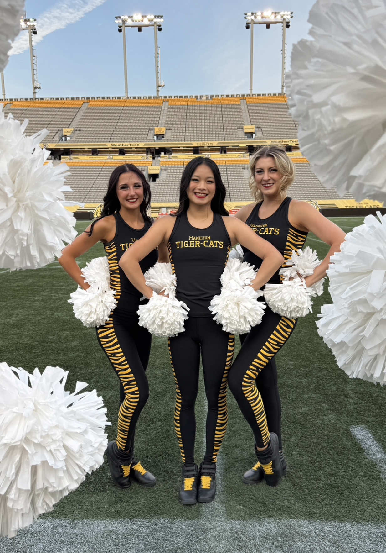 @TICATS DANCE & CHEER