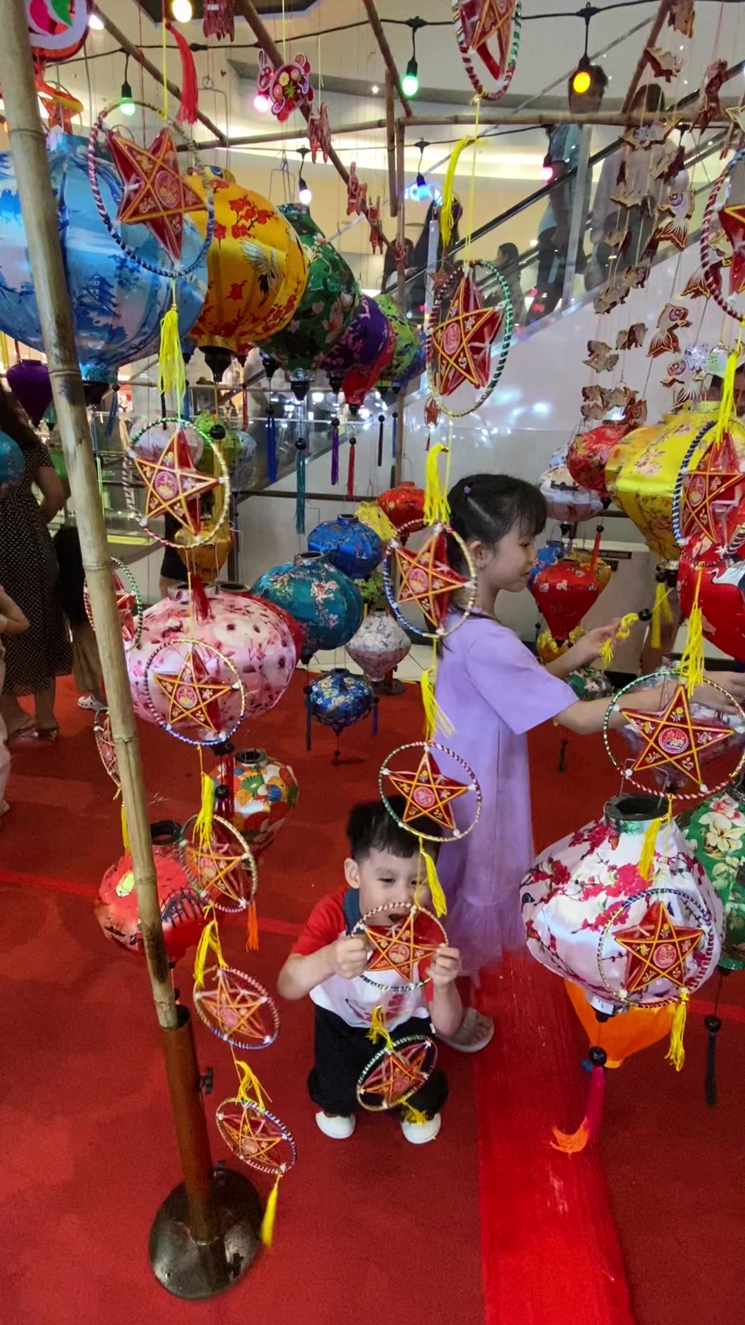 @Thả diều c&ugrave;ng Lợi