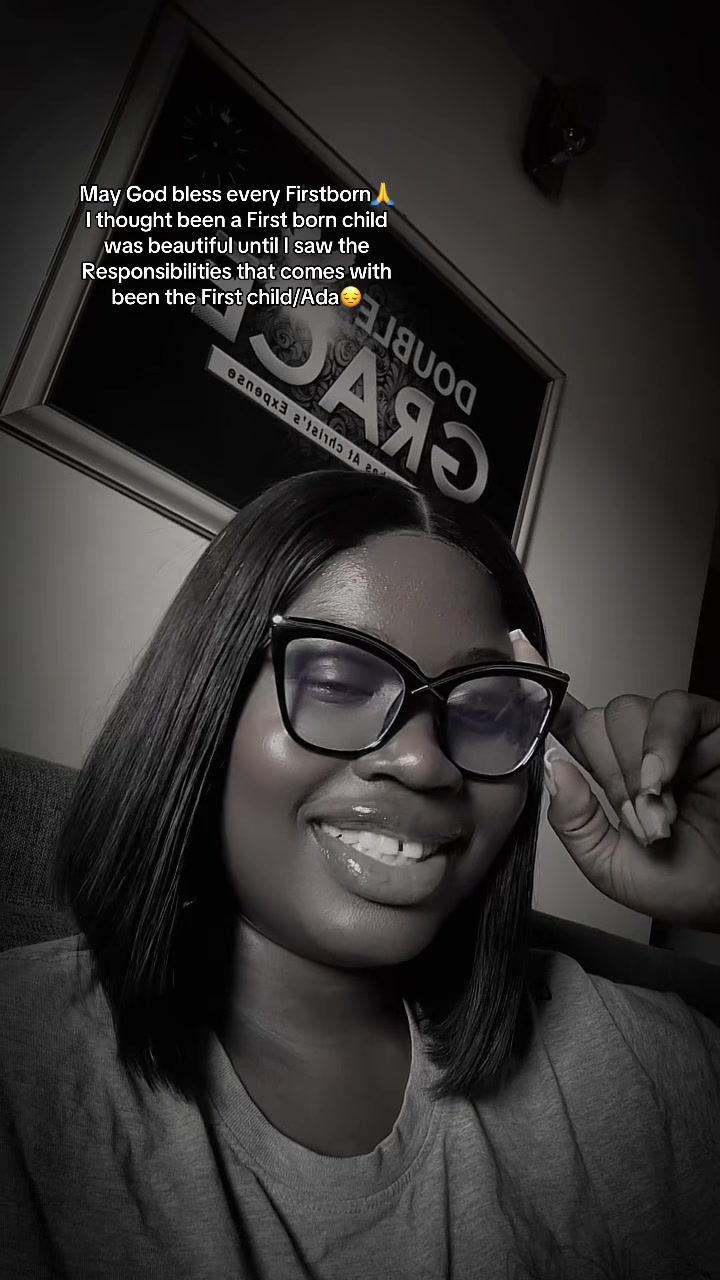 @Esther SmileTv ✔️